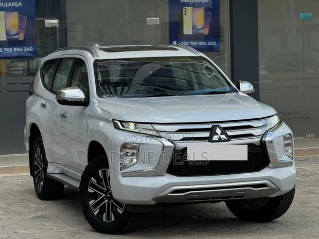 Mitsubishi Pajero 2021 White