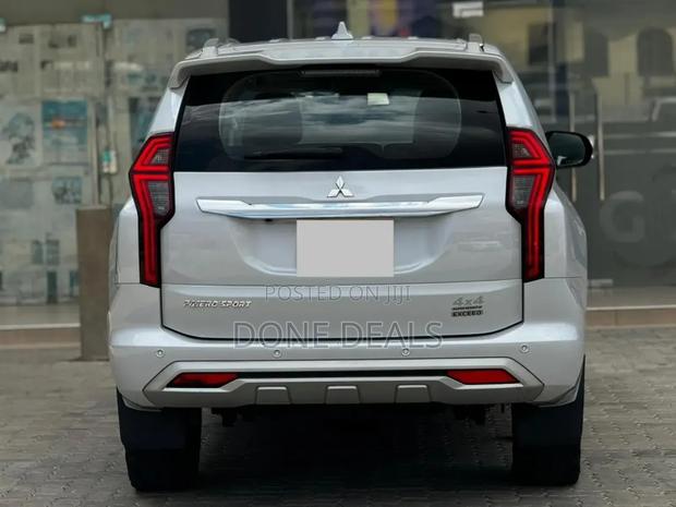 Mitsubishi Pajero 2021 White