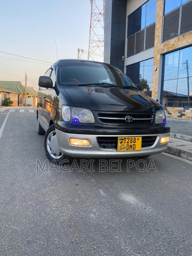 Toyota Noah 2003 Black