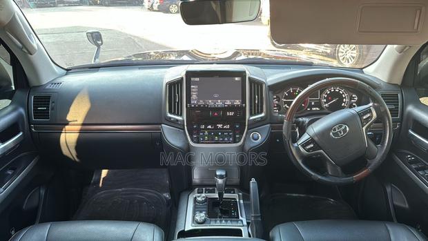 Toyota Land Cruiser 4.5 V8 VXR 2018 Black