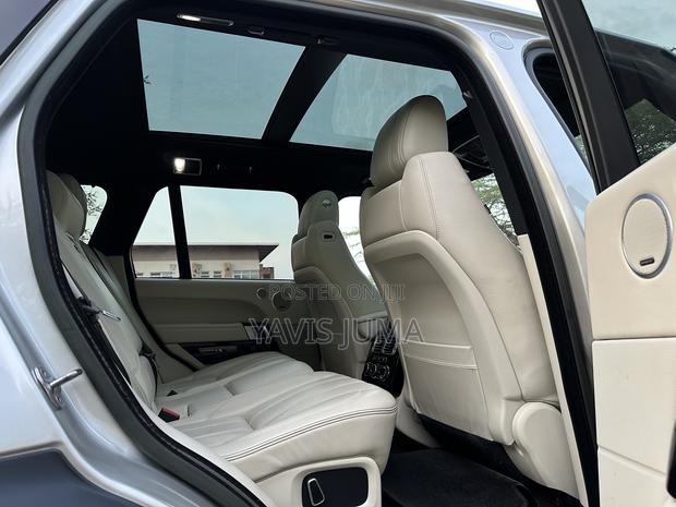 Land Rover Discovery 2015 Gold