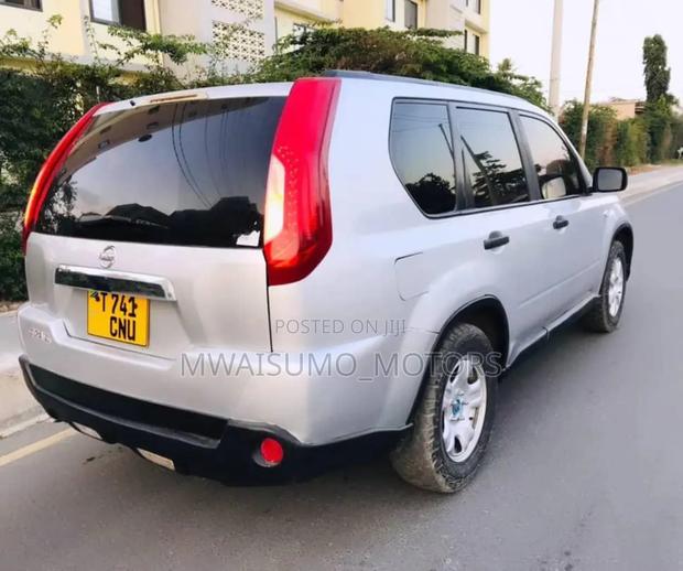 Nissan X-Trail 2010 Silver