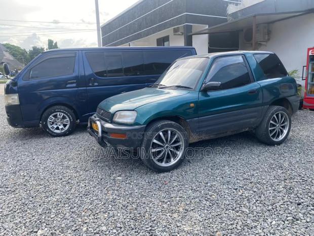 Toyota RAV4 1999 Green