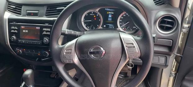 Nissan Navara 2020 Silver
