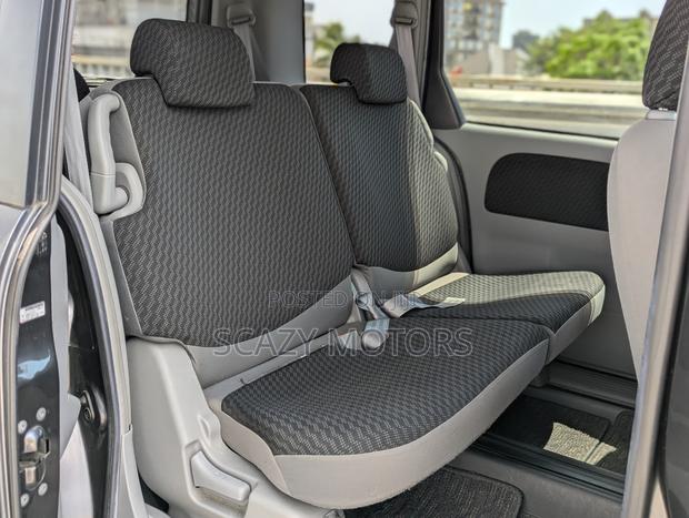 Toyota Sienta 2008 Gray
