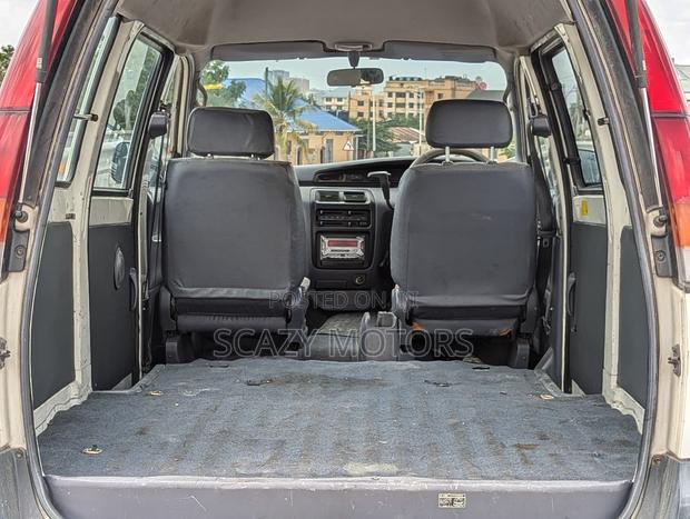 Toyota Noah 2001 White