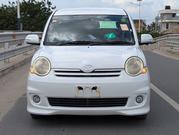 Toyota Sienta 2008 White for sale