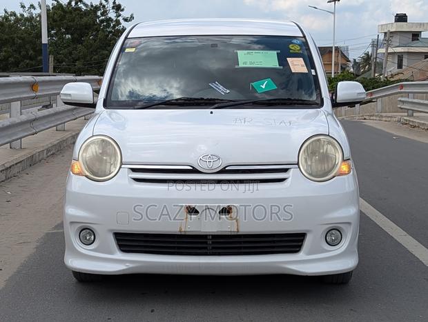 Toyota Sienta 2008 White