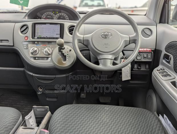 Toyota Sienta 2008 White