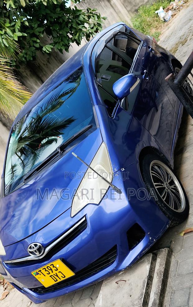 Toyota Ractis 2005 Blue