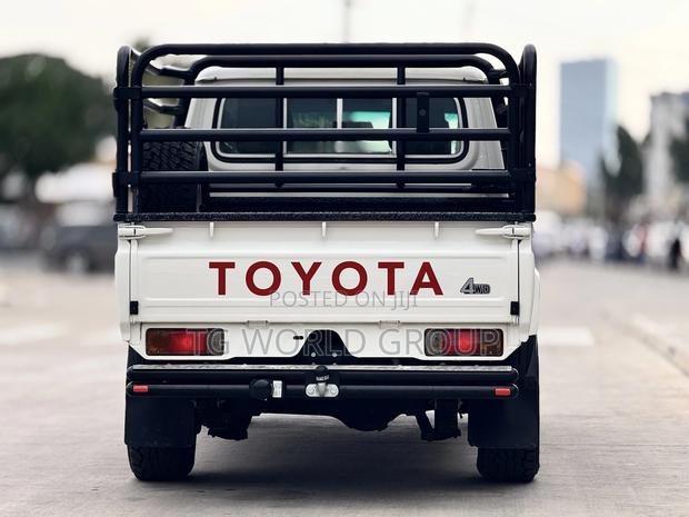 Toyota Land Cruiser 2014 White