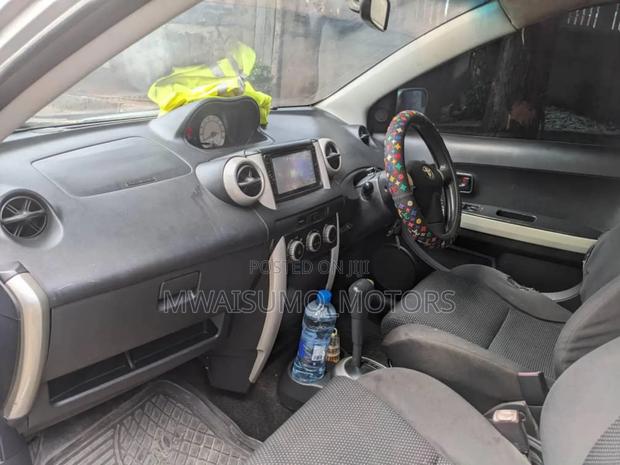 Toyota IST 2004 Silver