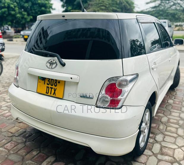 Toyota IST 2004 White