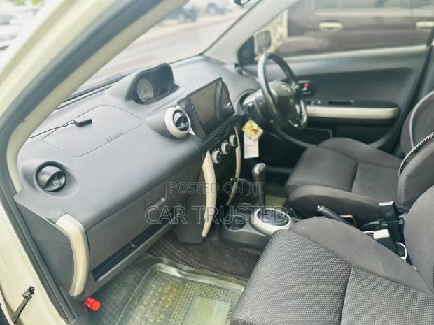 Toyota IST 2004 White