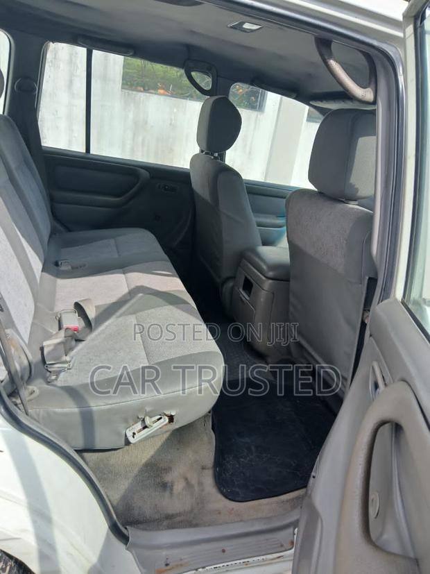 Toyota Land Cruiser 1999 White