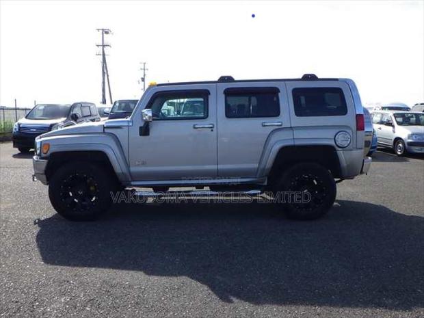 Hummer H3 2006 Gold