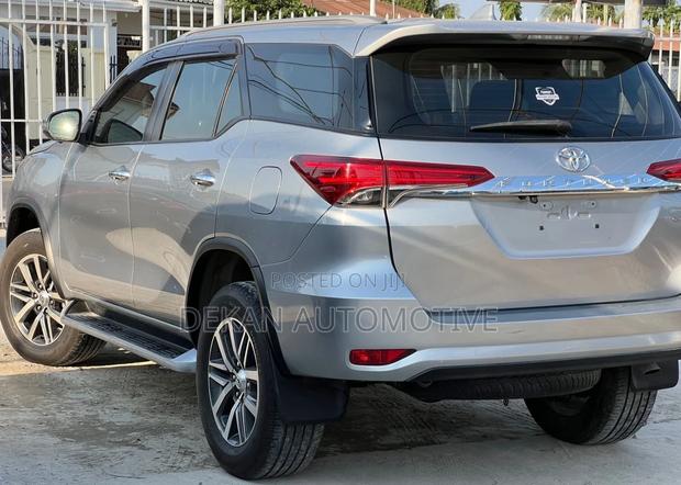 Toyota Fortuner 2.4 D RWD 2016 Gray