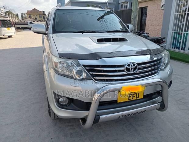 Toyota Fortuner 2013 Silver