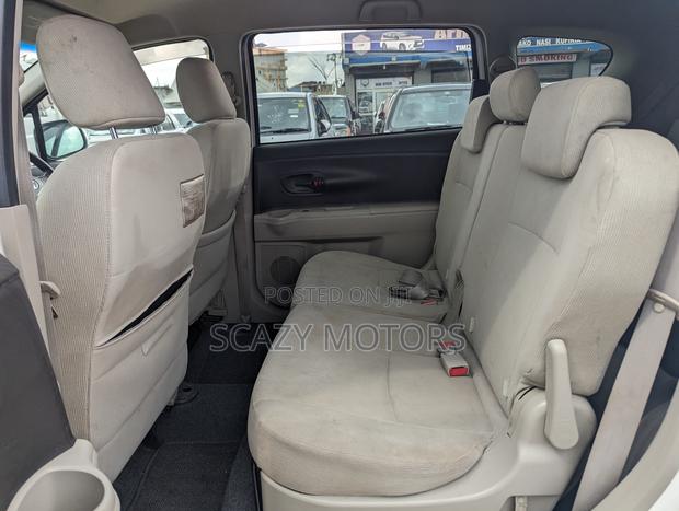 Toyota Passo Sette 2009 Off white