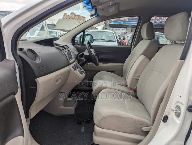 Toyota Passo Sette 2009 Off white