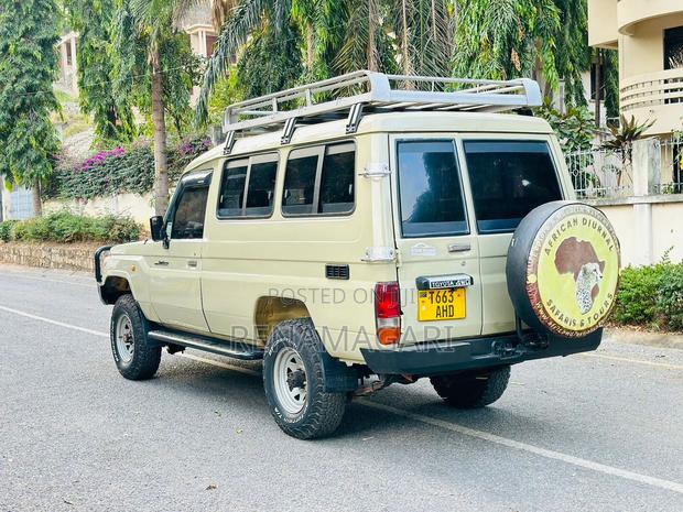 Toyota Land Cruiser 1998 Beige