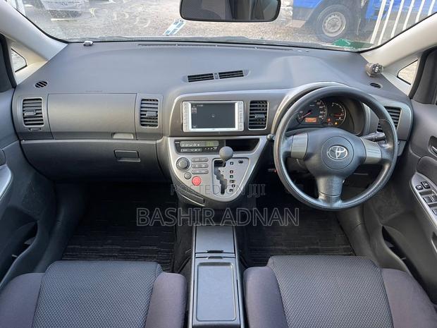 Toyota Wish 2003 Silver
