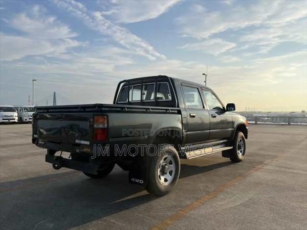 Toyota Hilux 1997 Gray
