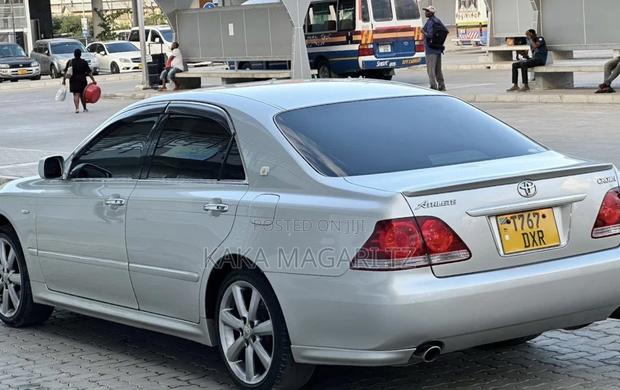 Toyota Crown 2004 Silver