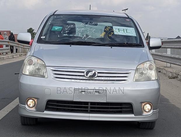 Toyota Raum 1.5 FWD 2008 Silver