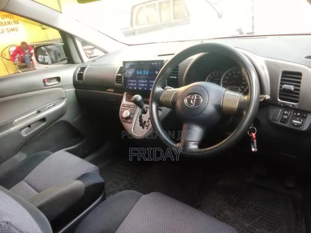 Toyota Wish 2004 Brown