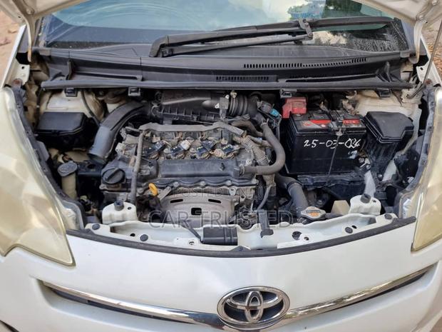 Toyota Ractis 1.3 FWD 2008 White