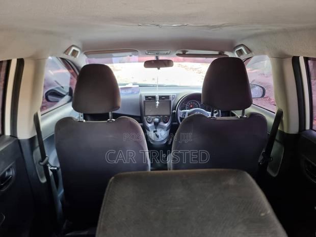 Toyota Ractis 1.3 FWD 2008 White