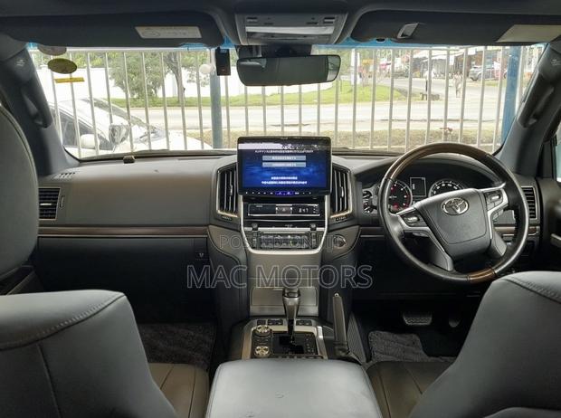 Toyota Land Cruiser 2018 Silver
