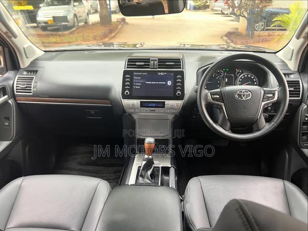 Toyota Land Cruiser Prado 2021 Black