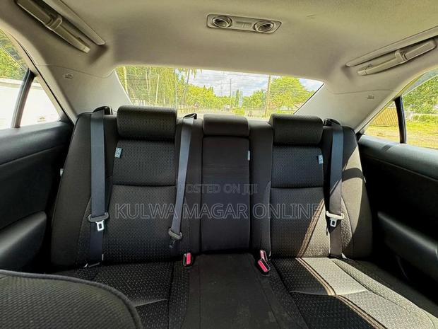Toyota Crown 2010 Silver