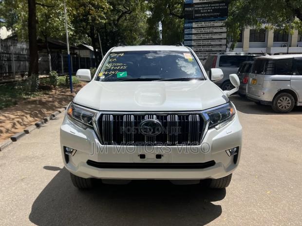Toyota Land Cruiser Prado 2018 White