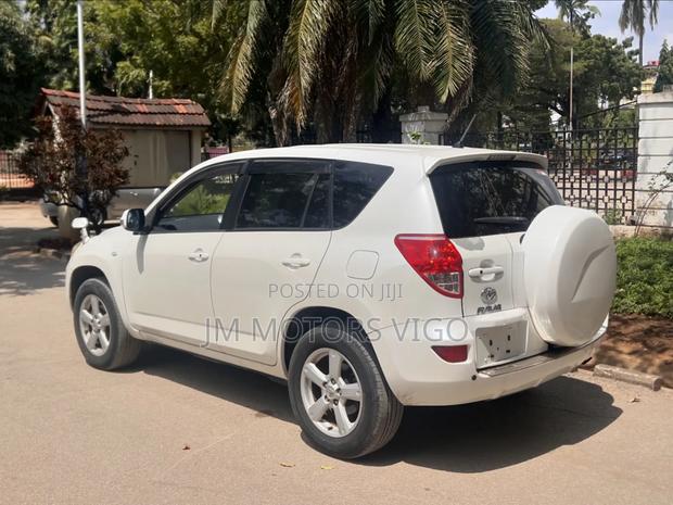 Toyota RAV4 2007 Pearl