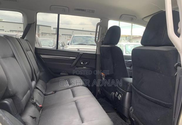 Mitsubishi Pajero 3.2 Di-D 2008 Gold