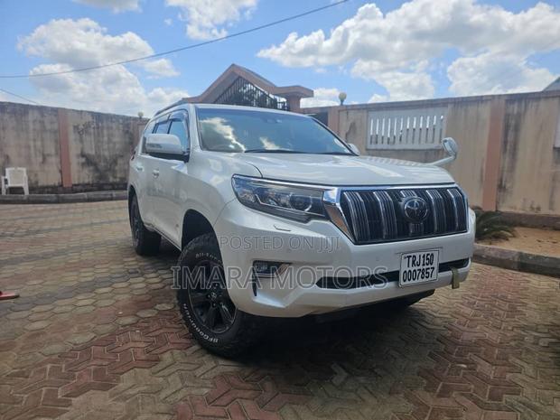 Toyota Land Cruiser Prado 2017 White