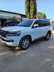Toyota Land Cruiser 2017 White for sale