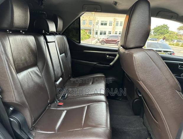Toyota Fortuner 2.4 D RWD 2018 White