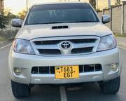 Toyota Hilux 2007 Gold for sale