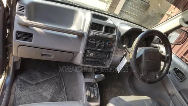 Mitsubishi Pajero 2000 Gray