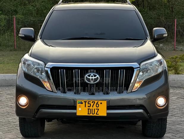 Toyota Land Cruiser Prado 2016 Gray