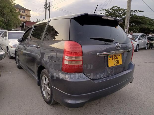 Toyota Wish 2004 Gray