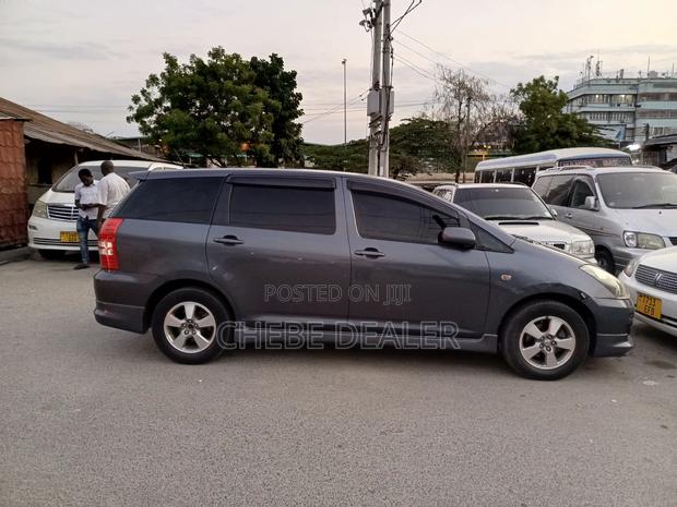 Toyota Wish 2004 Gray