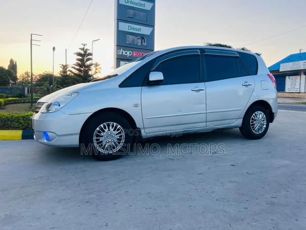 Toyota Corolla Spacio 2000 Silver
