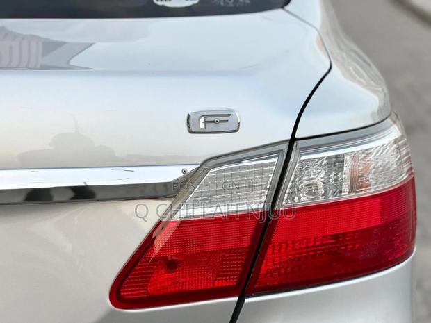 Toyota Premio 2010 Silver