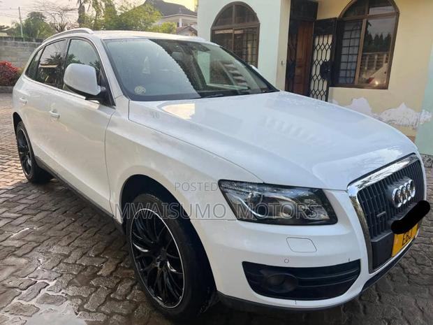 Audi Q5 2011 Off white