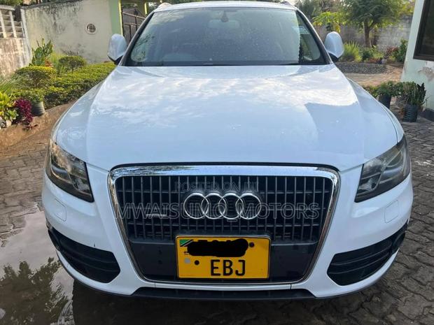 Audi Q5 2011 Off white